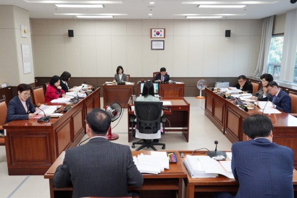 20191127 제238회 제2차 정례회 행감 1일차(3)-경제환경위원회.jpg