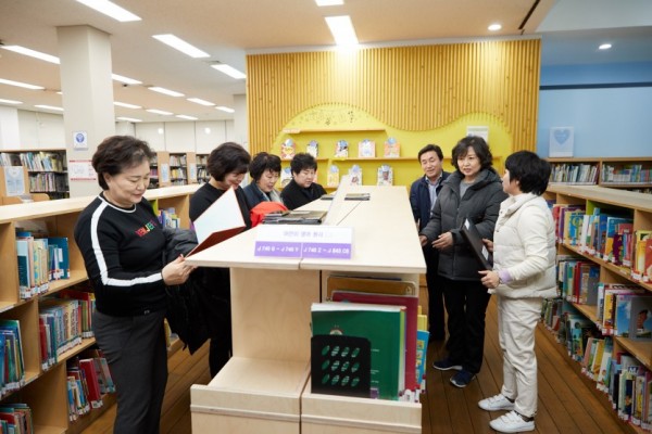 20191128 행정사무감사 현지확인(문화복지위원회)(5)-수지도서관.jpg