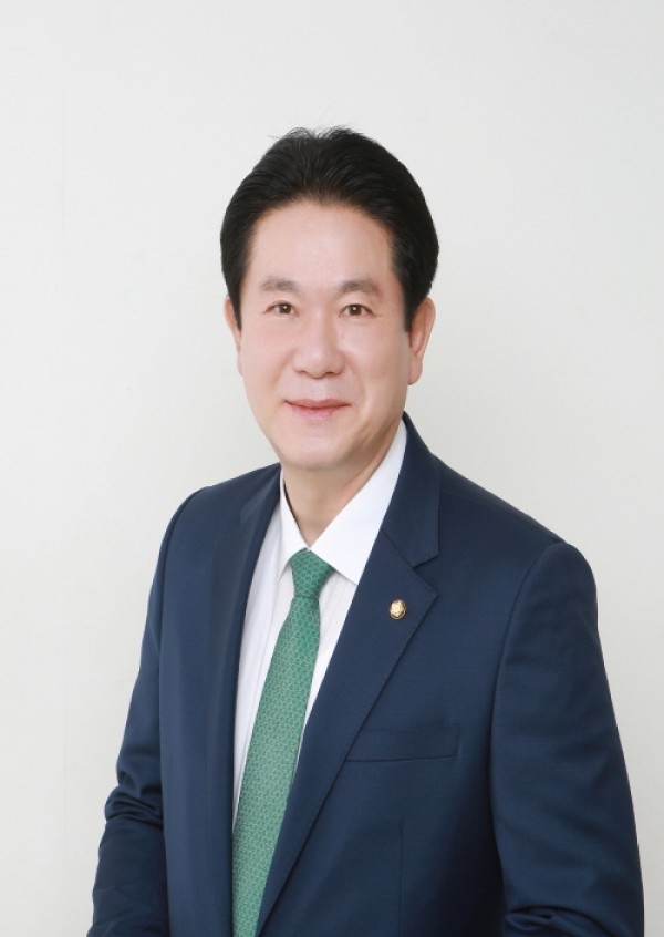 이동섭.jpg