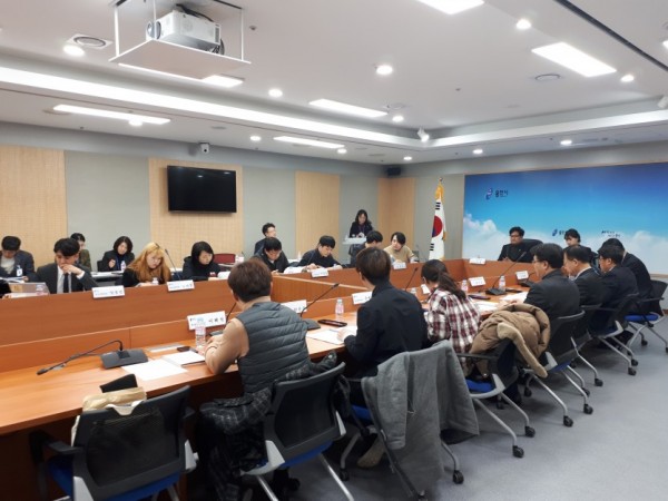 (사진) 청년정책위원회 회의 장면.jpg