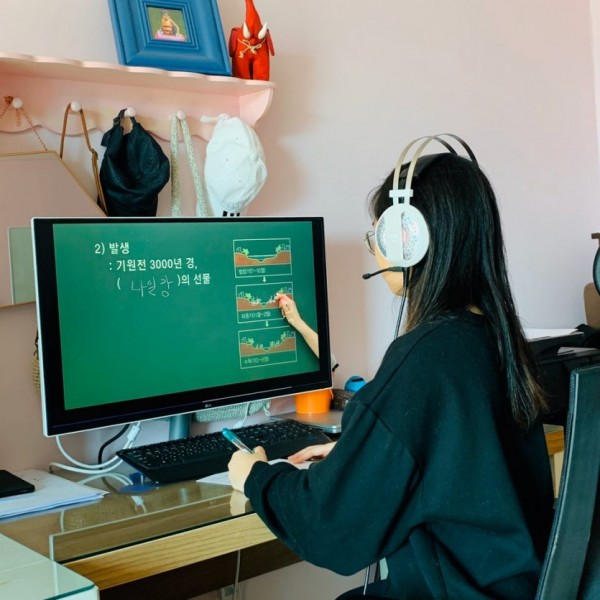 보도자료 - 초당중학교 우리집 온라인 클래스 운영 - 사진 1.jpg