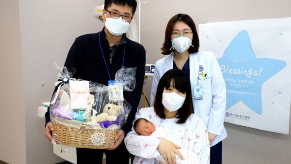[사진 1] 용인세브란스병원, 개원 후 산부인과 첫 출산.jpg