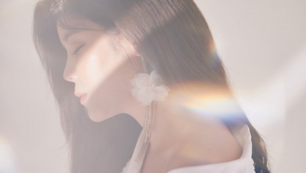 4월 25일 드라이브인콘서트 무대에 서는 가수 린 (2).jpg