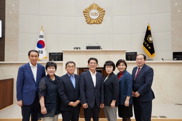 20200701 제8대 후반기 의장단 선출-01.jpg