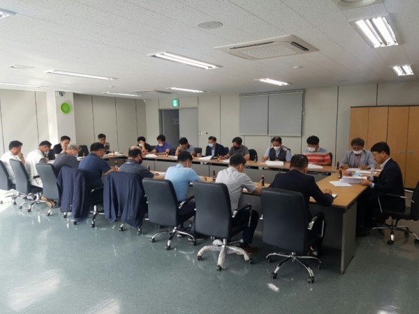간담회 사진.jpg