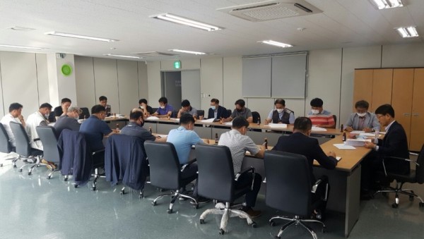 간담회 사진.jpg