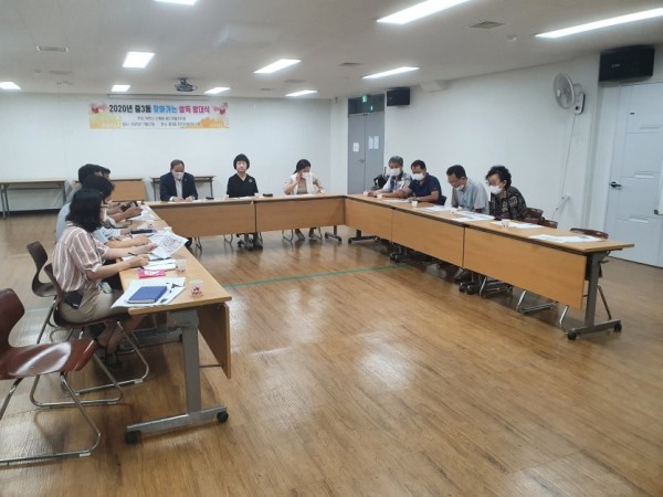 200820 황진희 의원, 옥산초등학교 앞 불법 주정차 단속관련 정담회 (1).jpg