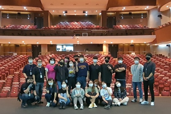 1. 2020년 무대예술연수생 단체사진.jpg