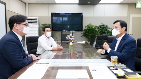 200902 장현국 의장, 이화영 킨텍스 신임 대표이사 접견 (1).jpg