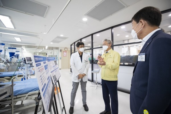 2.이재명지사+7월+경기도의료원+방문+당시.jpg