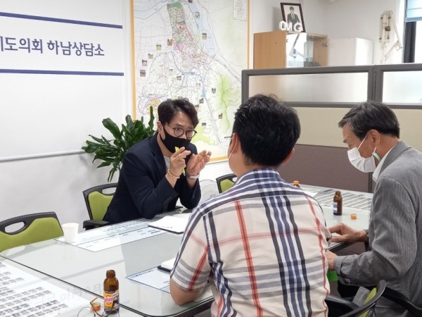 200921 추민규 의원, 학교 탈의실 개선사업 예산확보 정담회.jpg