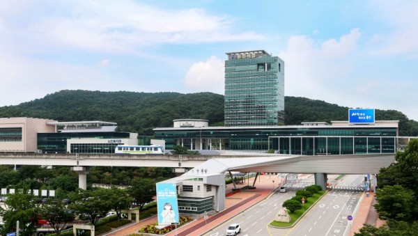 (사진) 사랑중심새로운용인시청전경(9월).jpg