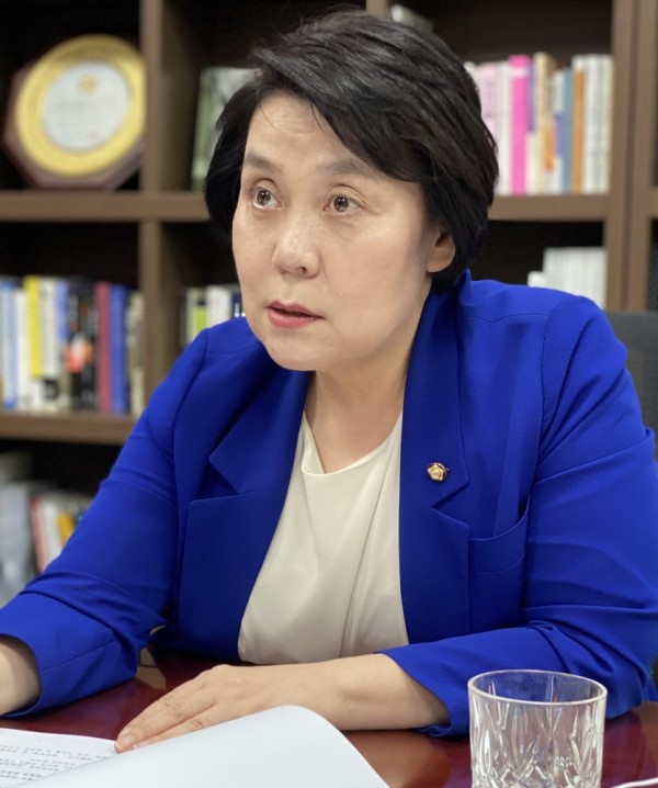 정춘숙0929.jpg