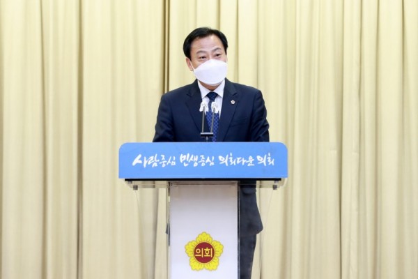 201005 장현국 의장, 10월 월례조회서 의회사무처 직원 코로나19 모범대처 격려 (1).jpg