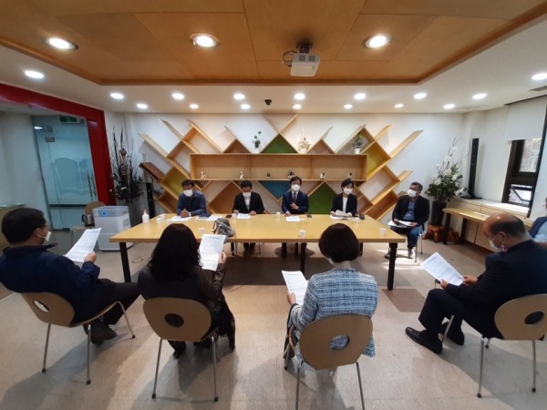 201007 배수문 도의원, 과천 지역 학교운영위 위원들과 정담회 개최.jpg