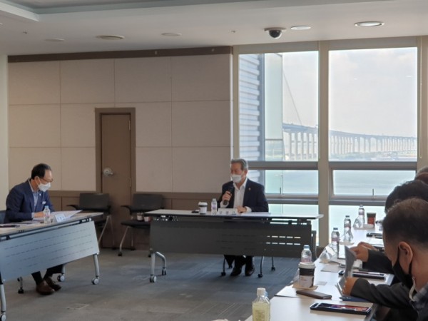 201012 오명근 의원 평택항 활성화 지원사업 착수보고회 참석 (1).jpg