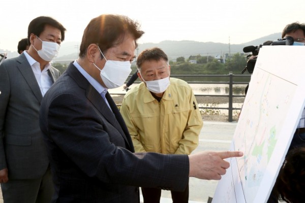 (사진)경안천 자전거도로 용인~광주 단절 구간 연결 개통 현장 방문1.jpg