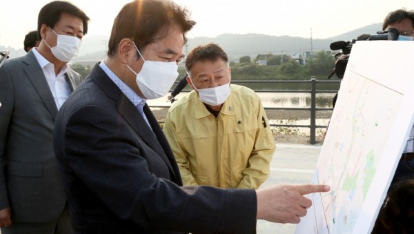 (사진)경안천 자전거도로 용인~광주 단절 구간 연결 개통 현장 방문1.jpg