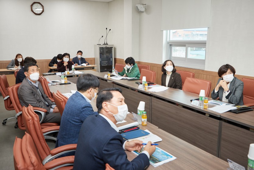 20201118 용인시의회 경제환경위원회, 용인농산물산지유통센터(APC) 방문(2).jpg