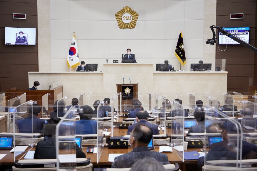 20201125 용인시의회, 제249회 제2차 정례회 제2차 본회의 열어.jpg