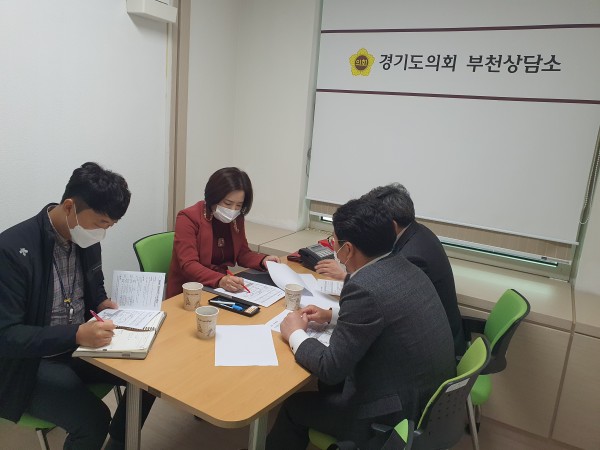 201102권정선의원,경기도교육청 북부청사 대민서비스 공간조성 추진 업무보고사진1.jpeg