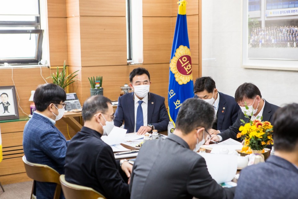 3일 도의원 간담회 (1).jpeg