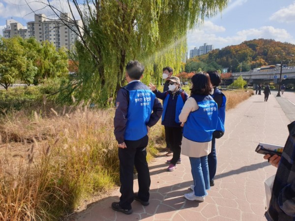 201104_죽전2동 탄천 환경개선 지킴이 활동 사진.jpg