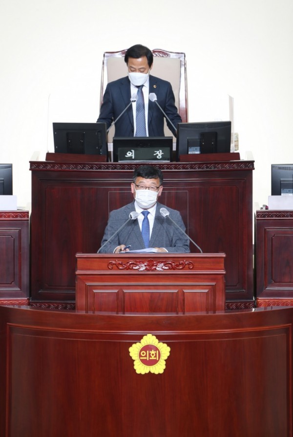 201104 장대석 의원, 복지정책 비롯 도정 및 교육 행정 현안 질문 (1).jpg
