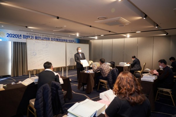 20201104 용인시의회 자치행정위원회, 2020년도 제2차 정례회 대비 교육 실시(1).jpg