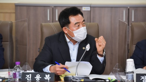 201112 진용복 부의장, 양돈농가 재입식을 위한 특별 지원방안 마련 촉구.jpg