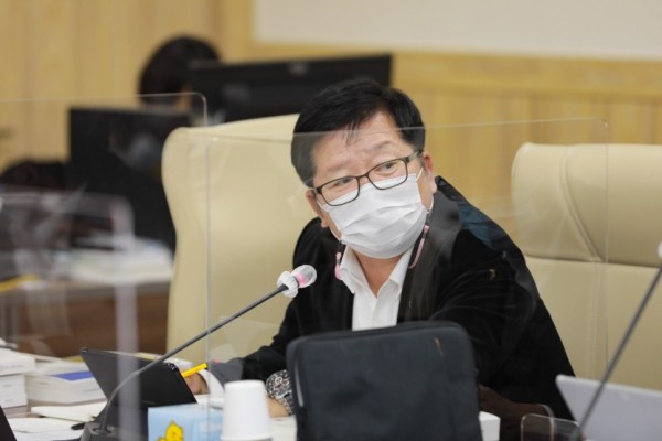 201118 허원 의원, 건설기능숙련사업 실효성 및 경기도 기술개발사업 선정과정 공정성 질책.jpg
