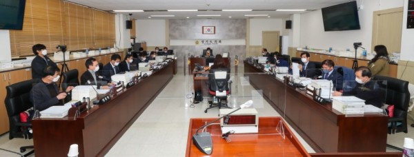 201125 기획위, 경기도 남북교류협력의 증진 및 운용에 관한 조례 개정안 위원회안 통과.jpg