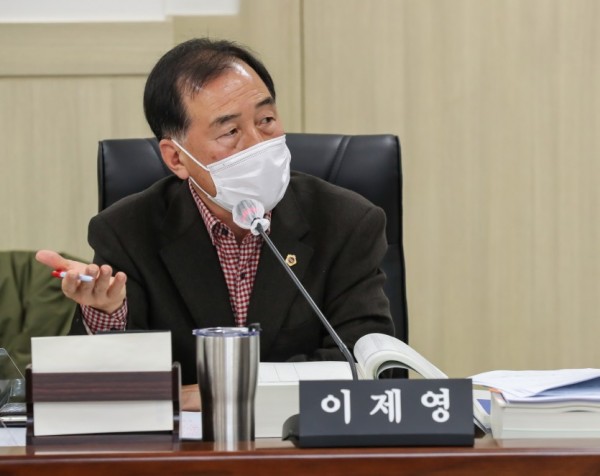 201125 기획재정위, 도정발전 연구용영비 증액이유 지적 및 개선방안 요구_이제영 의원.jpg