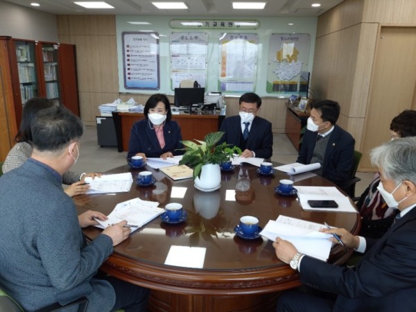 201201정윤경위원장,도교육청 북부청사 코로나 19 수능 준비 상황 점검사진1.jpg
