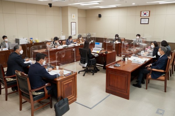 20201202 제249회 제2차 정례회-행감 7일차(6)-경제환경위원회.jpg