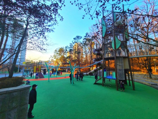 201211_용인시 신갈동 공원 2곳 어린이 놀이시설 재정비_사진(1).jpg