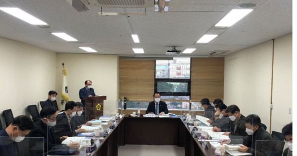 201211 성준모 의원, 제4회 입법정책위원회 회의 주재.jpg