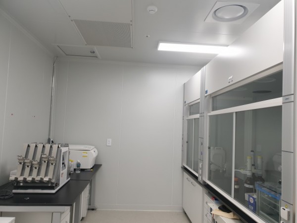클린룸사진1.jpg