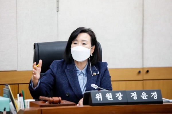 201216 정윤경 의원, 원칙과 절차 준수를 통해 신뢰를 주는 교육행정 요청.jpg