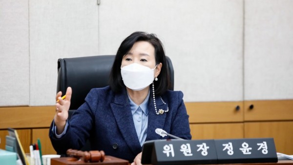 201216 정윤경 의원, 원칙과 절차 준수를 통해 신뢰를 주는 교육행정 요청.jpg