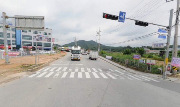 201211_고질적 교통 정체 해결된 주민들 백군기 시장에 감사패_공사전.png