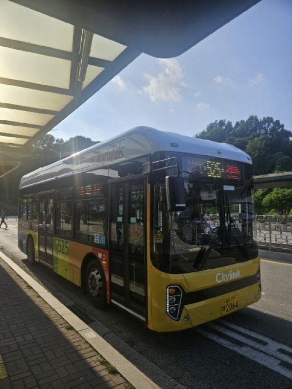 2. 이천시 시내버스 개편으로 대중교통 서비스 강화 노력 525번 시내버스 사진.jpeg