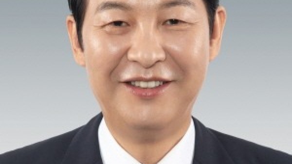 [사진] 강웅철 의원_명함 사진.jpg
