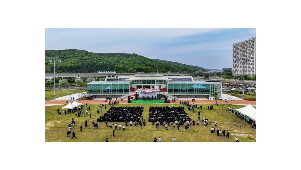 [크기변환]1. SERI PAK with 용인 전경.jpg
