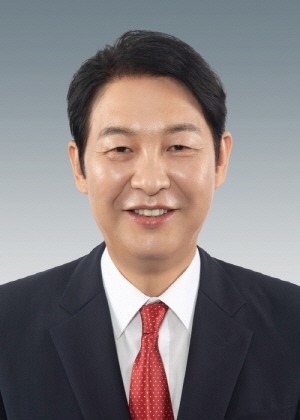 [사진] 강웅철 의원_명함 사진.jpg