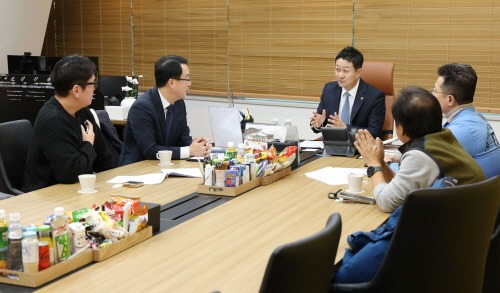 251209 김진경 의장, 경기도 중고차 딜러협회 등과 매매 전문 자격제 논의 (1).jpg