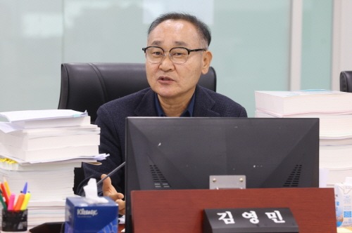 251210 김영민 의원, 극저대출부터 바로잡아야...국비변동 반영 재편성안 선제 제출 요구 (1).JPG