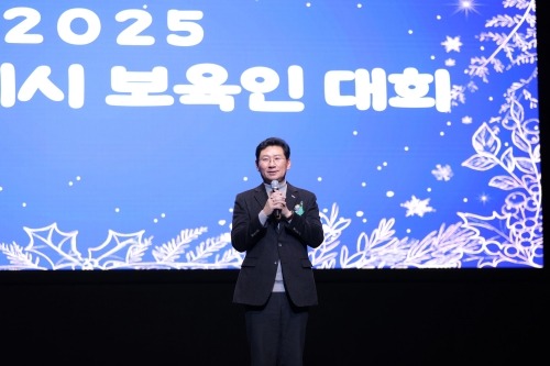 9-3. 이상일 용인특례시장은 18일 '2025년 용인시 보육인 대회'에 참석했다.JPG