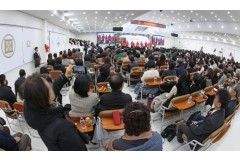 ‘교회 문 활짝’ 시민과 소…